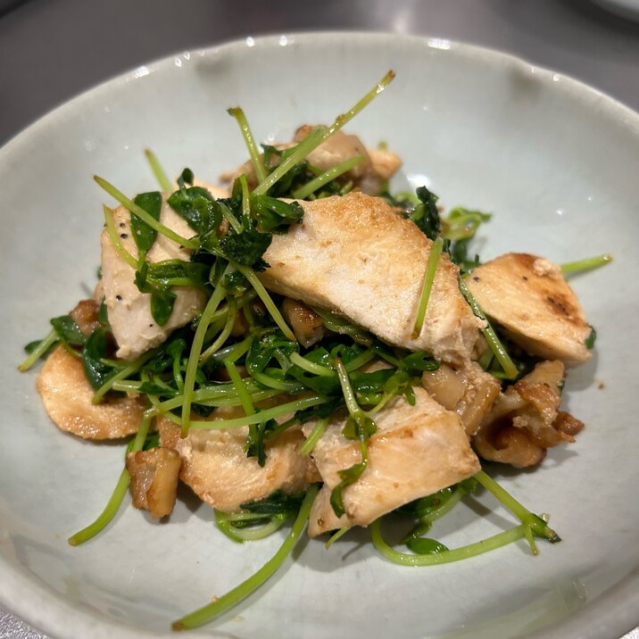 豆苗と鶏むね肉のマヨソテー